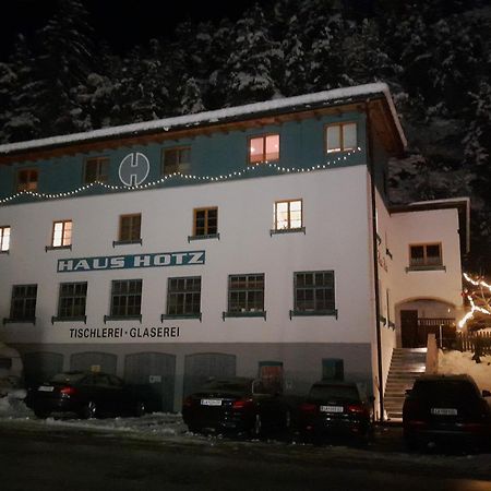 Haus Hotz Apart Talblick Grins Buitenkant foto