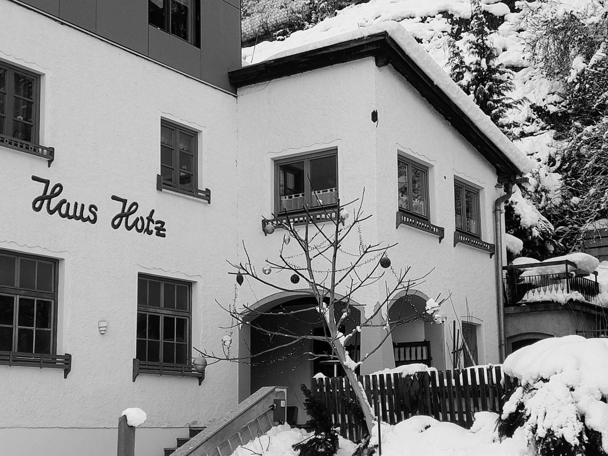 Haus Hotz Apart Talblick Grins Buitenkant foto