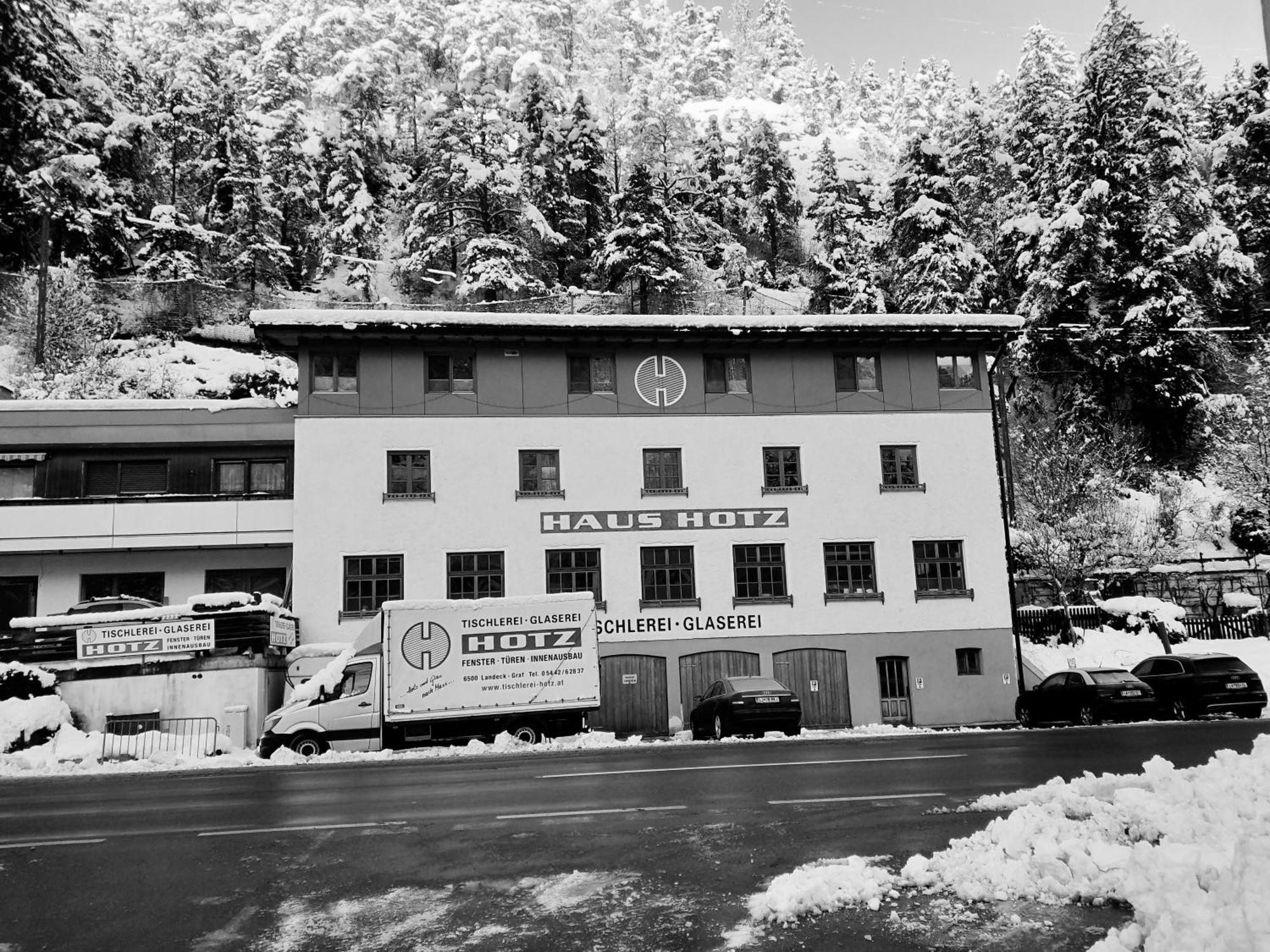 Haus Hotz Apart Talblick Grins Buitenkant foto